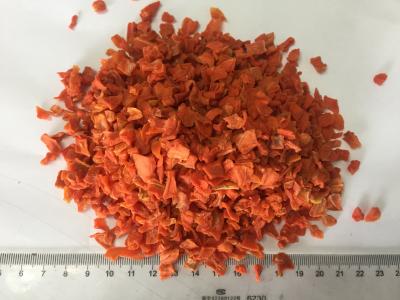 China Cor alaranjada a cenoura secada lasca a umidade máxima de 7% nenhuns odores estrangeiros à venda