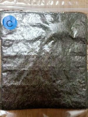 China Max 5% Moisture Roasted Seaweed Sheets Sushi Seaweed Sheets Dark Green Color for sale