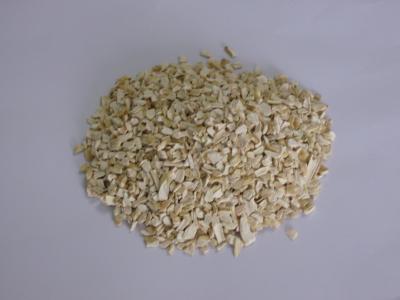 China 7% Moisture Air Dried Vegetables Dried Horseradish Granules 24 Months Shelf Life for sale