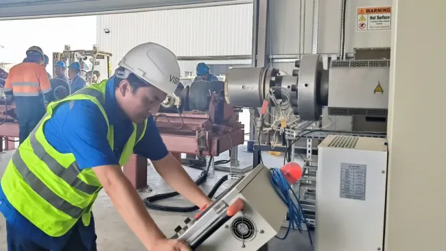 HDPE Plastic Jacket Pipe Pre-Insulated Pipe Production Equipment Polyurethane Foam Platform