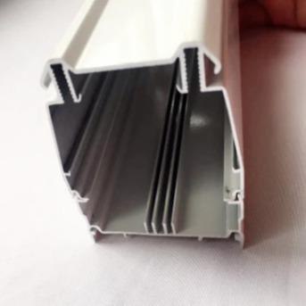 China 6063 White Black Aluminum Extrusion Profile Square Precision Factory Outlet à venda