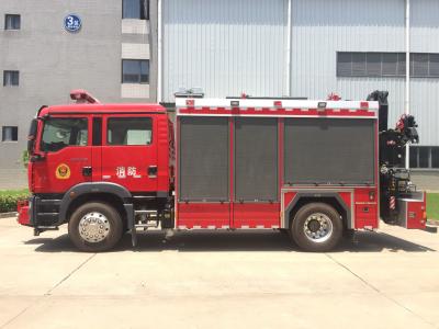 China Fire Fighting 4X2 Emergency Rescue Fire Truck 228kw With 5 Ton Crane for sale