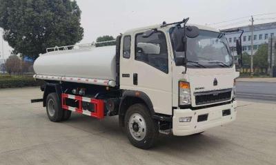 Chine Camion de stockage d'eau diesel HOWO 4700mm 12 cubes 12 tonnes polyvalent à vendre