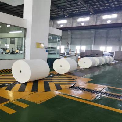 China Budget-Friendly 70gsm Woodfree Offset Printing Paper Roll 3or-4% Grammage Variation for sale