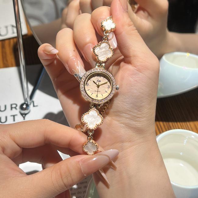Women Four-Leaf Clover Inlaid Diamond Quartz Watch Luxury Gold Silver Bracelet Wristwatch Ladies Fashion Jewelry Watch