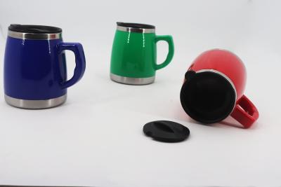 China Caneca isolada de aço inoxidável colorida, caneca de café de aço inoxidável feita sob encomenda do copo da água à venda