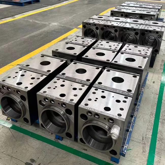 SB81 Hydraulic Breaker Cylinder rear view
