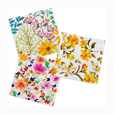 China OEM ODM Colorful Paper Napkins , Party Tissue Paper For Dinner Camping for sale