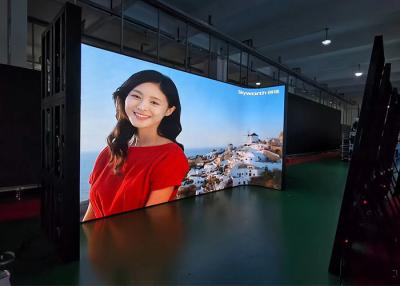 China Ecrã LED curvo de alta taxa de atualização P2.5 P3 Interior para modelagem especial à venda