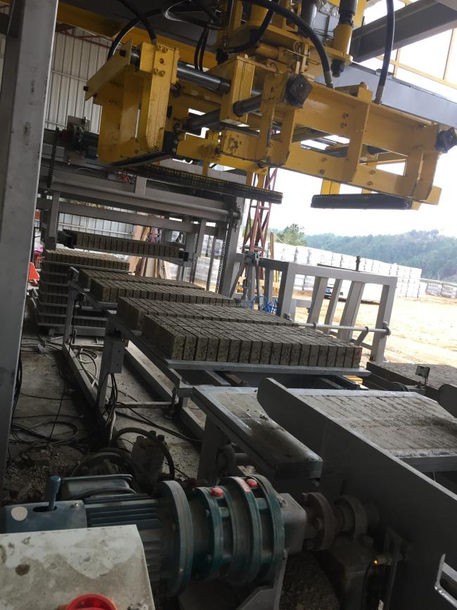 BM1200 Auto brick stacker machine