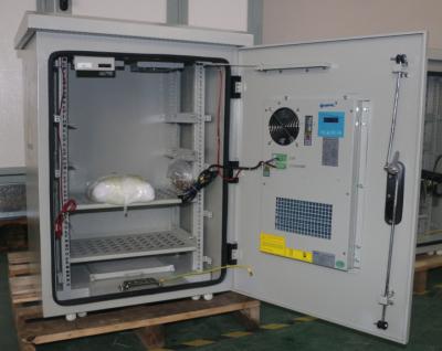 China Caja termostática aislada calor de un sólo recinto del gabinete del soporte de 15U poste con el refrigerador de Peltier en venta