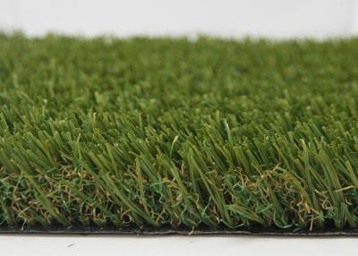 China La fibra única forma el verde al aire libre interior del césped de la hierba de alfombra artificial para la decoración de la ciudad en venta
