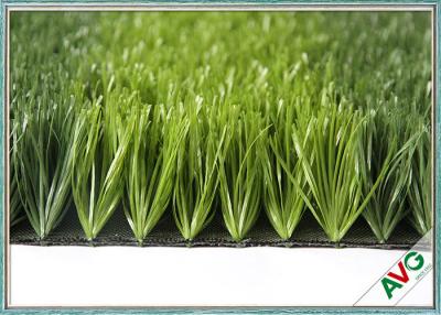 China Césped artificial estándar para todo clima del fútbol de la FIFA/hierba artificial del césped para el fútbol en venta