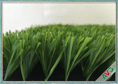China Céspedes artificiales de la hierba de la falsificación de la hierba del fútbol resistente de la abrasión para el patio de la escuela en venta