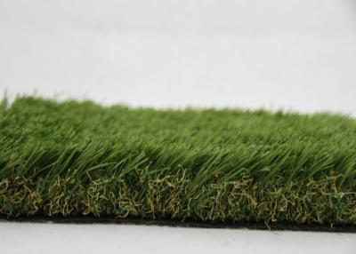 China Hierba artificial comercial impermeable del verde 35m m del jardín en venta