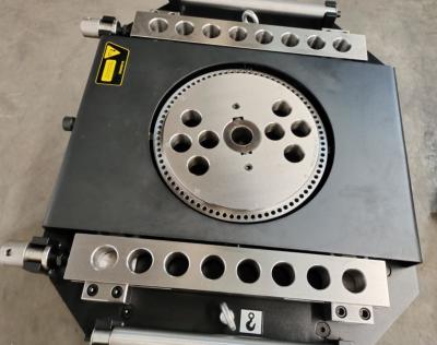 China Automatischer Bieger der Stahlstangen-450N/MM2 810*760*860mm 370kg zu verkaufen