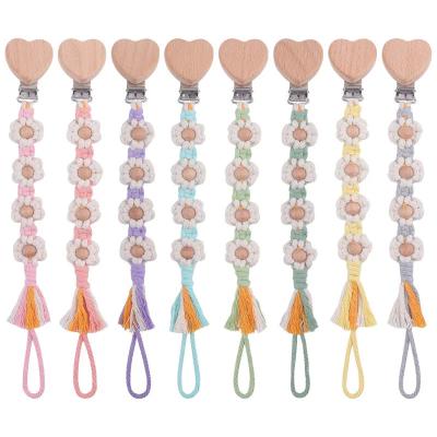 Chine Crochet Pacifier Chain Clip Eco Friendly Handmade Colored Teether Wood Clip à vendre