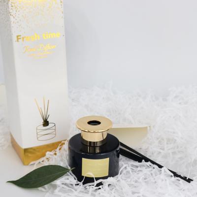 China Aroma Reed Diffuser 100ml Black Bottle Luxury Gift Set With Gold Lid for sale