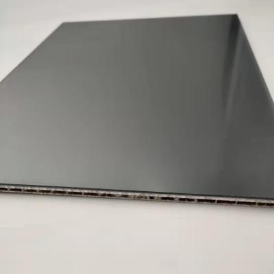 Chine Plat en aluminium noir 2400x2800mm de nid d'abeilles pour le panneau arrière du laser TV à vendre