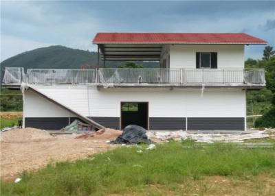 China Uno y medio casa del marco de acero del piso pequeña/casa prefabricada de acero de la luz con el balcón en venta