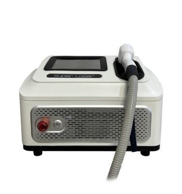 Chine 3 bras de longueur d'onde Diode laser machine d' épilation 808NM machine d' éclaircissement de la peau à vendre