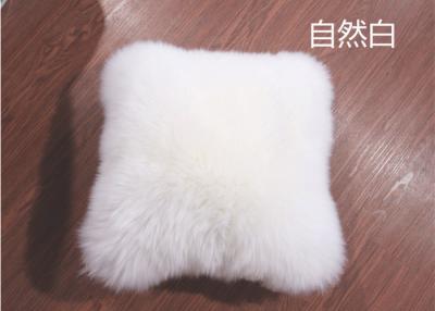中国 ラムズウールのカー・シートのヘッドレストの首のクッションの枕、柔らかい毛車の首サポート枕  販売のため