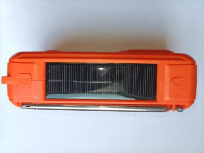 China Emergency Hand Crank Charger Radio 6.3cm Height Solar Powered Flashlight Radio SOS for sale