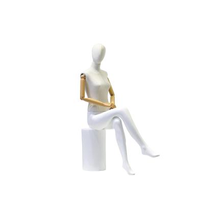 China Posición sentada maniquí femenino de fibra de vidrio en venta