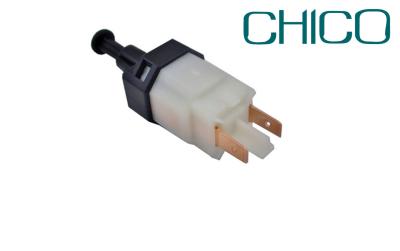 China 2 interruptores de la luz del freno del coche de los conectores para GM OPEL 96212027 1240596 90307473 en venta