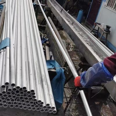 China Hot Rolled Pickled 304L Stainless Steel Pipe Seamless Tube in 6m Length Laoding in Wooden Case for sale