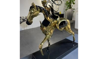 China Color oro pulido escultura de bronce de lanzamiento de cobre amarillo del caballo de la decoración casera en venta
