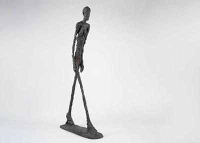China Life Size Yard Art Sculptures Modern Work Bronze Walking Man Sculpture By Giacometti for sale