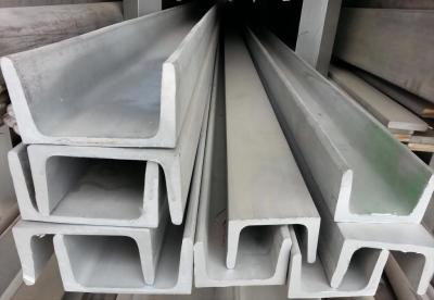 China Perfis de aço suaves galvanizados SOLDADO do EN S235JR S275JR S355JR A36 SS400 da canaleta em U de ASTM à venda