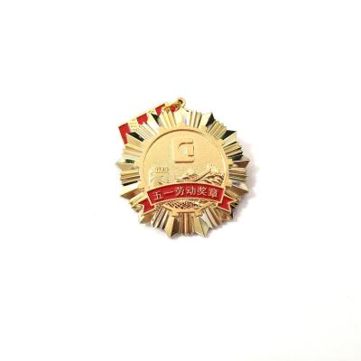 China Round Metal Label Plates Gold / Silver Color  Pin Badge Plating Free Design for sale