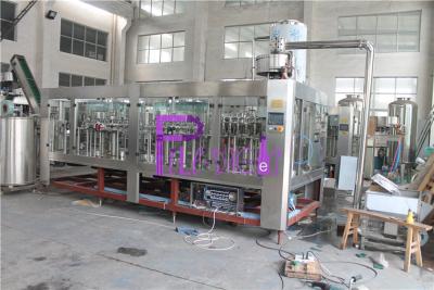 China 4 en 1 control líquido del PLC de la máquina del llenador de la botella plástica con la pantalla táctil en venta