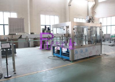 China 3 automáticos completos em 1 planta de enchimento da água potável para a garrafa do ANIMAL DE ESTIMAÇÃO 4.5L/5L à venda