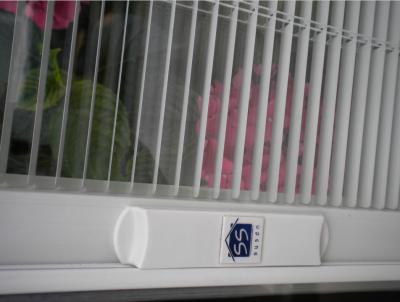 China Ponto baixo vertical - isolação térmica de vidro da proteção de privacidade das cortinas internas de E à venda