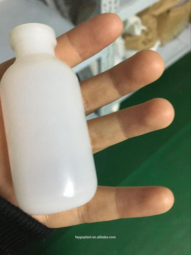 Automatic blow molding machine for 3L hoursehold cleaning bottles