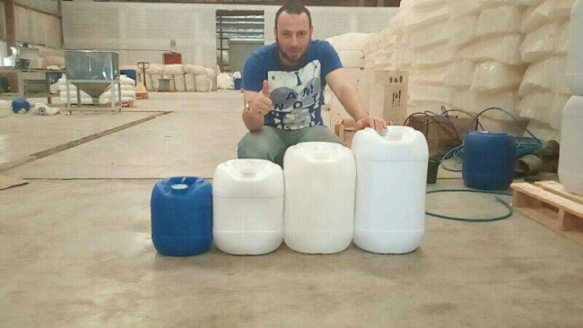 Automatic blow molding machine for 3L hoursehold cleaning bottles