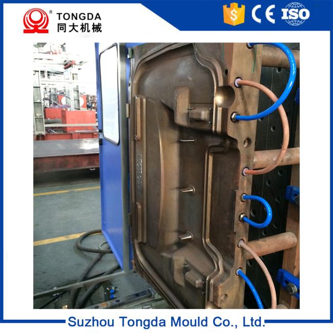 blow molding machine producing large buckets