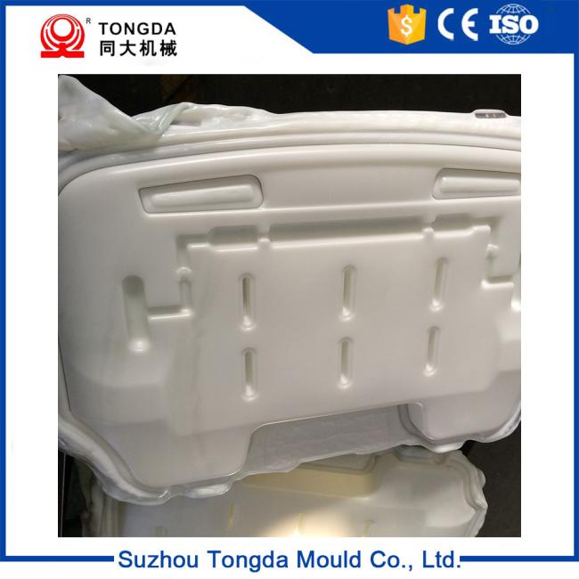 blow molding machine producing large buckets