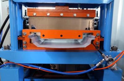 China Fixed Type 0.4mm Roof Panel Roll Forming Machine Seam Lok Plc Controlled for sale