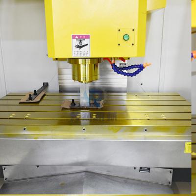 China Fanuc Controller Vmc Drilling Machine 4 Axis New Vertical Machining Center VMC1370 for sale
