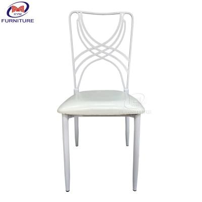 China Outdoor Leisure Iron Wedding Chiavari Chair Restaurant Cross Undershirt Backrest Metal Bamboo Chairs à venda