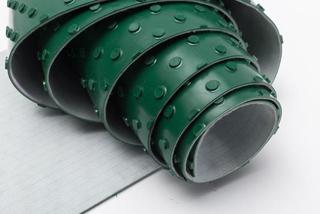Round stud conveyor belt