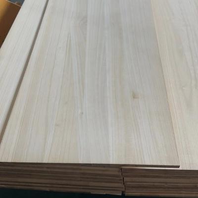 China 480-510kg/m3 Pine Lumber 18mm Finger Jointed Radiata Pine Solid Planks for Furniture for sale