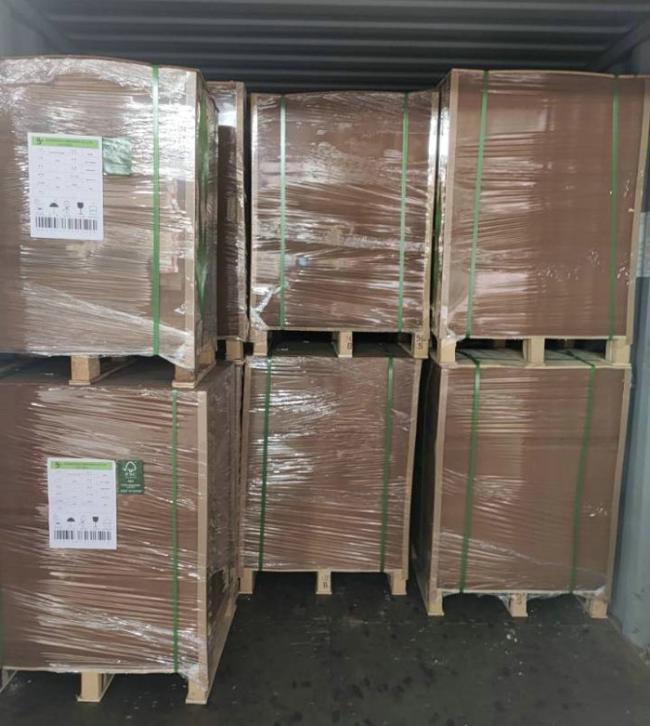 One Side PE Film Laminated Virgin Brown Kraft Liner Board Sheet 300g 350g One Side PE Film Laminated Virgin Brown Kraft Liner Board Sheet 300g 350g