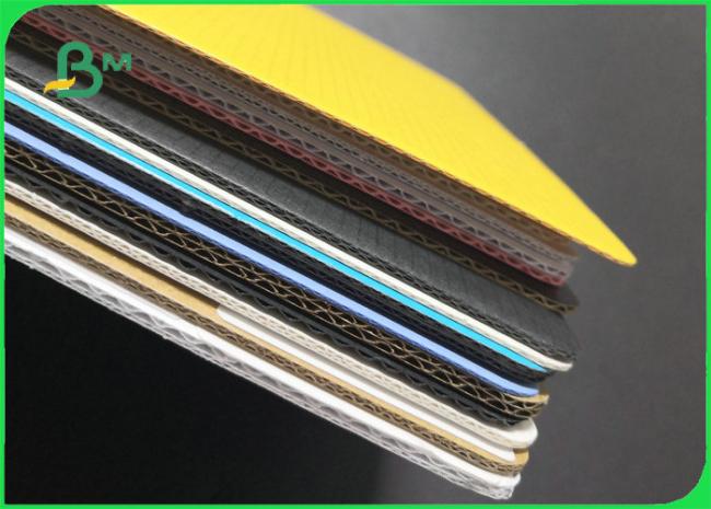 Light Weight 3 Ply Color Corrugated Board For Packaging Boxes 50 * 70cm Light Weight 3 Ply Color Corrugated Board For Packaging Boxes 50 * 70cm