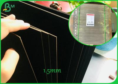 Chine 800GSM 1.2mm les deux carton de couleur noire enduite de côté pour faire le boîte-cadeau à extrémité élevé à vendre