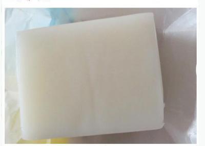 China Forma sólida adhesiva del derretimiento caliente higiénico disponible de la poliolefina en venta